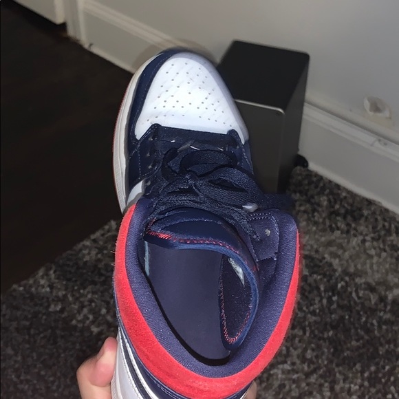 Jordan’s size 9 American - Picture 4 of 6